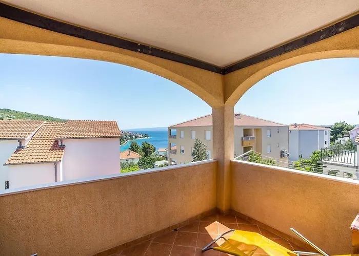 With A Parking Space Okrug Gornji, Ciovo - 14912 *